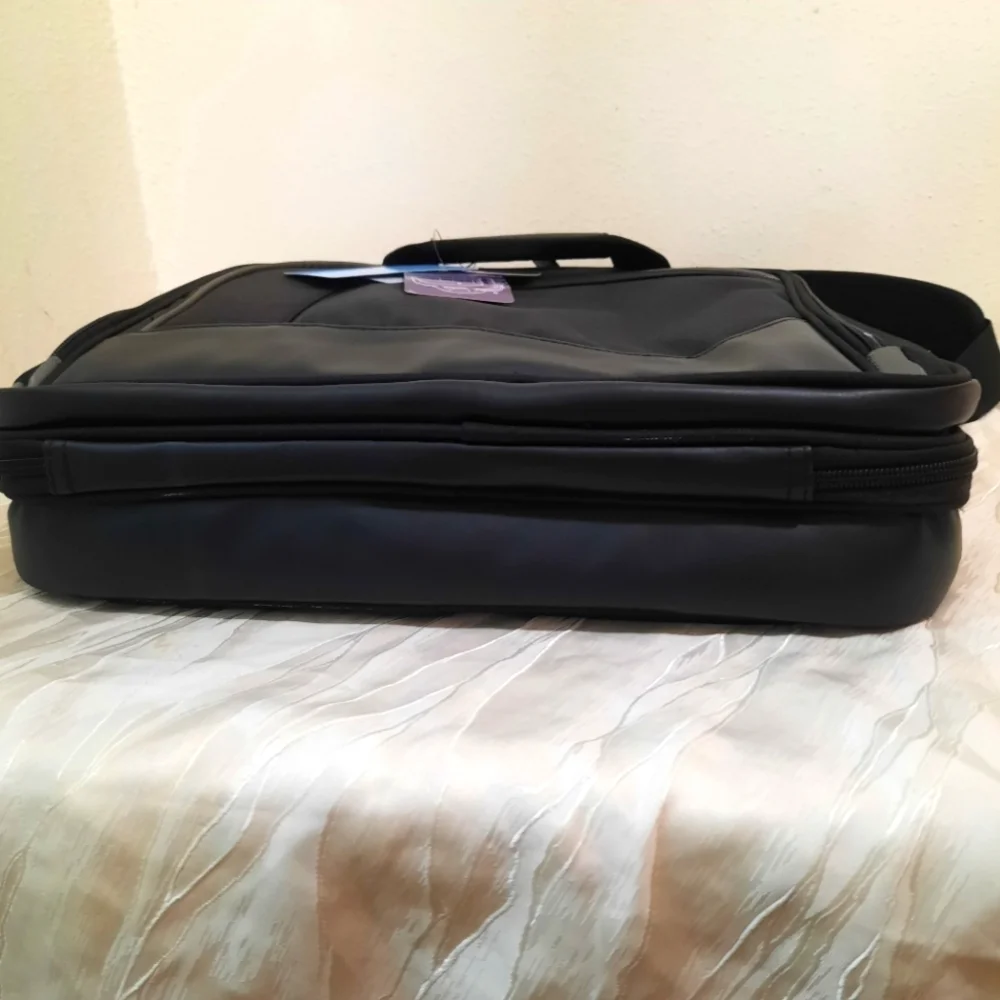 Targus black laptop briefcase